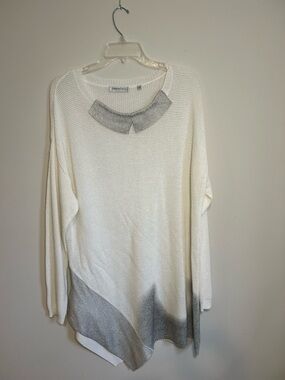Patrizia Luca Milano white Sweater with Silver Gray Accent Collar